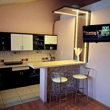 Studio Apartments In Center New 5 Floor Без Ліфту Ivano-Frankivsk Exterior foto